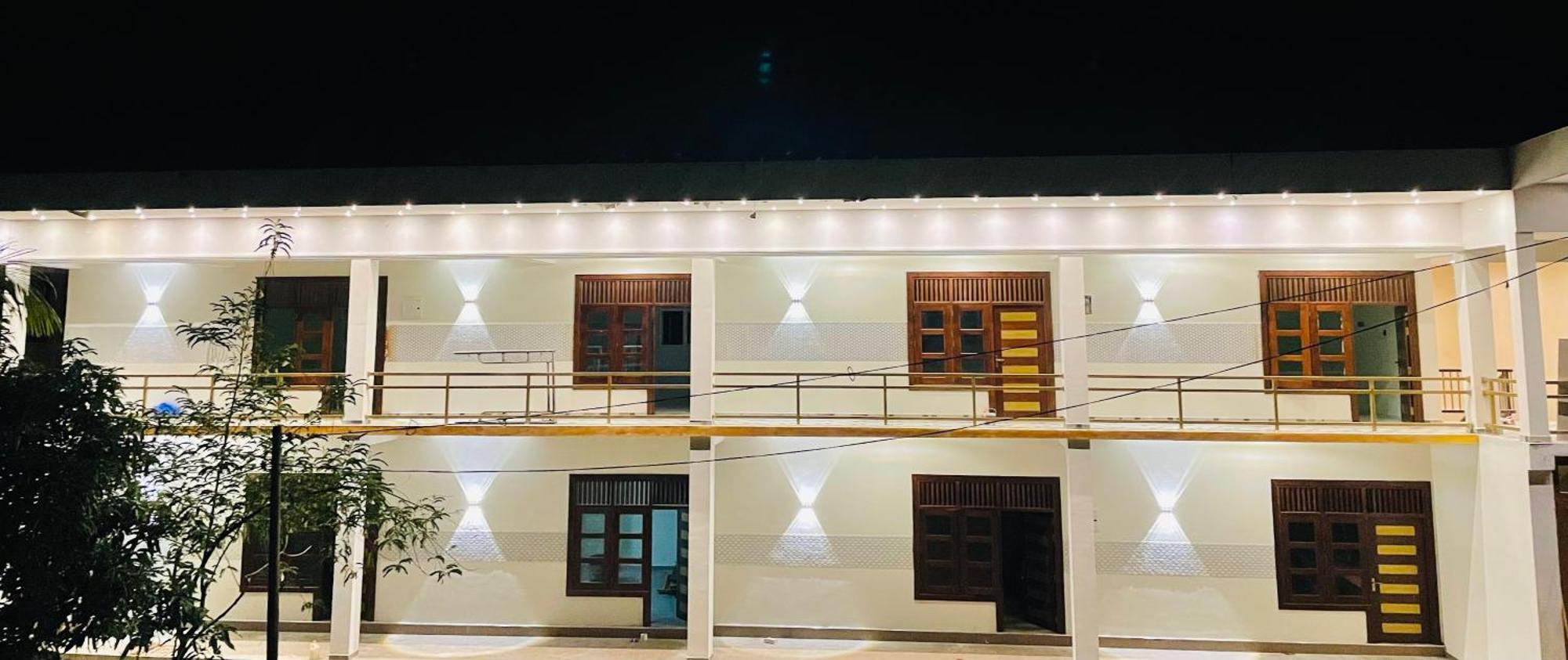 Great Victoria Palace راتنابورا المظهر الخارجي الصورة